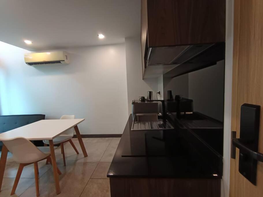 Utopia Naiharn - Room3 - B124 Appartement
